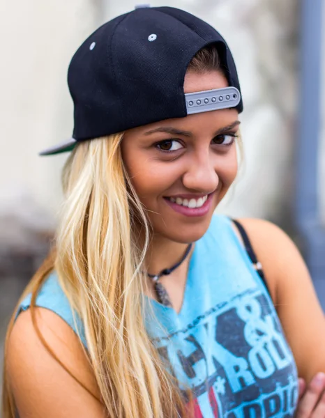 Skateboarder fille — Photo