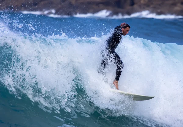 Surfer in Aktion — Stockfoto