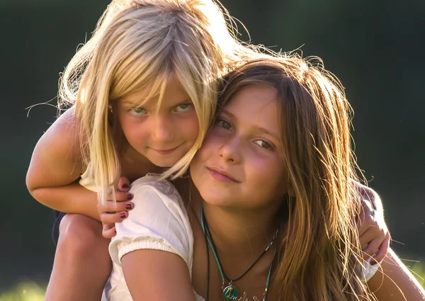 Kleine zusters — Stockfoto