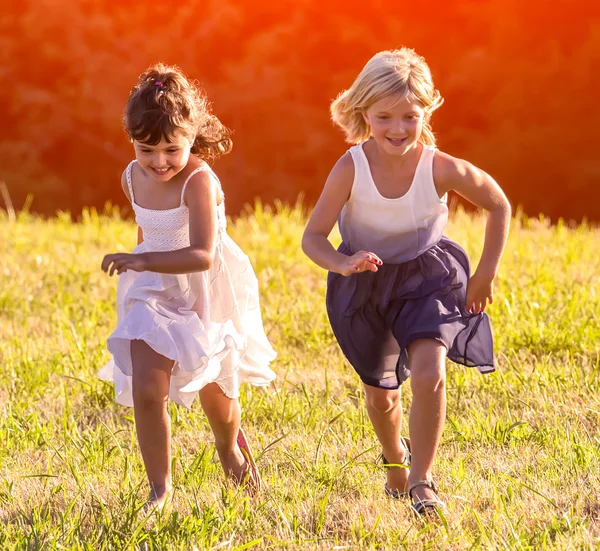 Kleine Schwestern — Stockfoto