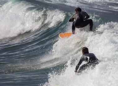 eylem Surfers