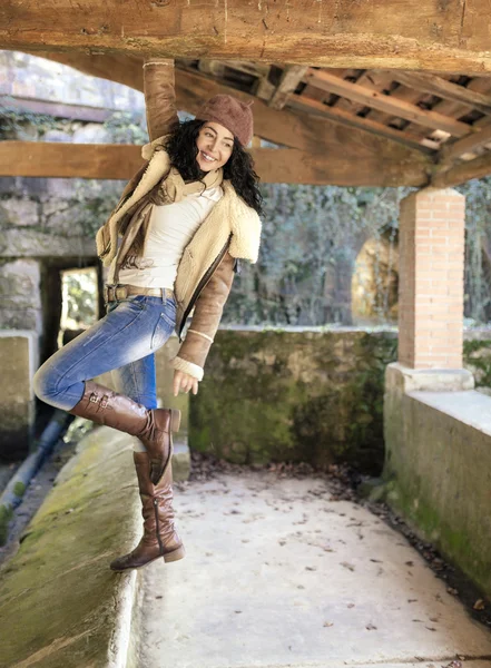 Brunette woman in autumn clothes — Stock Photo, Image