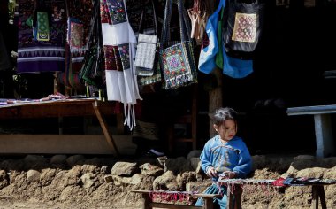 Laos kabile ve iğne işi turist için satmak için tepe