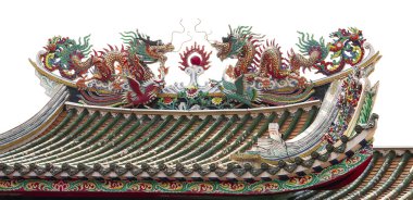 Dragon Çin joss evin çatısında sembolik geleneği. İzole