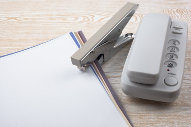 adet ahşap doku kağıt ve ofis aksesuarları.