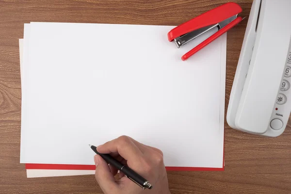 el yazısı adet belge imzalama simgeleyen kağıt üzerinde.