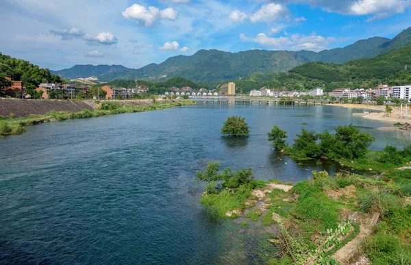 飞云河是浙江省第三长的河流 全长约176公里 这条河把水输送到沿河的大城市和小城镇 — 图库照片