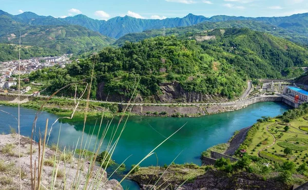 飞云河是浙江省第三长的河流 它为沿河的许多城镇供水 — 图库照片