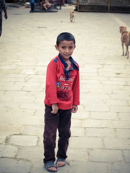 Kathmandu Nepal - 2011: Meninos nas ruas — Fotografia de Stock