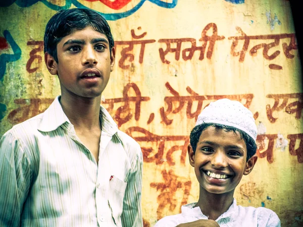 Portret van lachende Islamitische jongen. Foto genomen op Amroha, Uttar Pradesh, India — Stockfoto