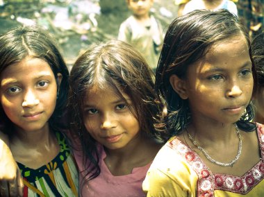 Amroha, Utter Pradesh, Hindistan - 2011: tanımlanamayan yoksul insanlar kenar mahallede yaşayan