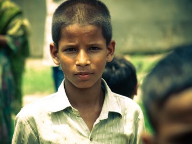 Amroha, Utter Pradesh, Hindistan - 2011: tanımlanamayan yoksul insanlar kenar mahallede yaşayan