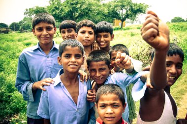 Amroha, Utter Pradesh, Hindistan - 2011: tanımlanamayan yoksul insanlar kenar mahallede yaşayan