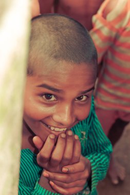 Amroha, Utter Pradesh, Hindistan - 2011: tanımlanamayan yoksul insanlar kenar mahallede yaşayan