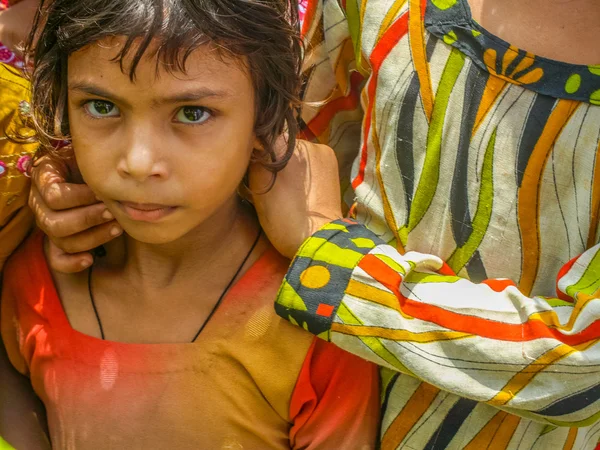 Amroha, Utter Pradesh, Hindistan - 2011: tanımlanamayan yoksul insanlar kenar mahallede yaşayan