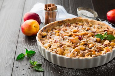 Şeftali ve Badem li Yaz Pastası