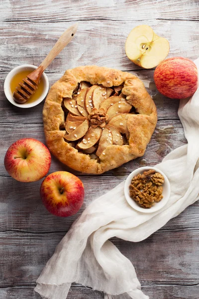 Crostata casera con manzanas —  Fotos de Stock