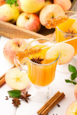 baharatlı elma şarabı