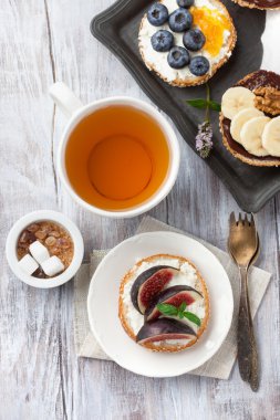 Simit farklı Topingler ile çeşitli