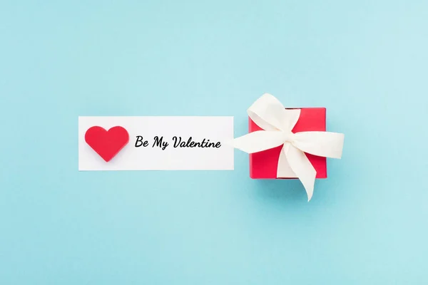 Dia Dos Namorados Cartão Férias Caixa Presente Vermelho Coração Fundo — Fotografia de Stock