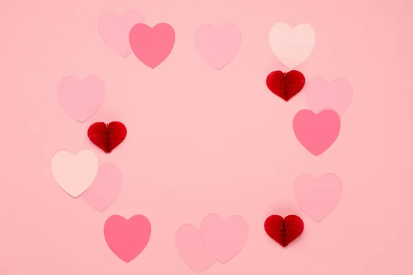 Corações Papel Rosa Vermelho Dourado Fundo Rosa Pastel Conceito Dia — Fotografia de Stock