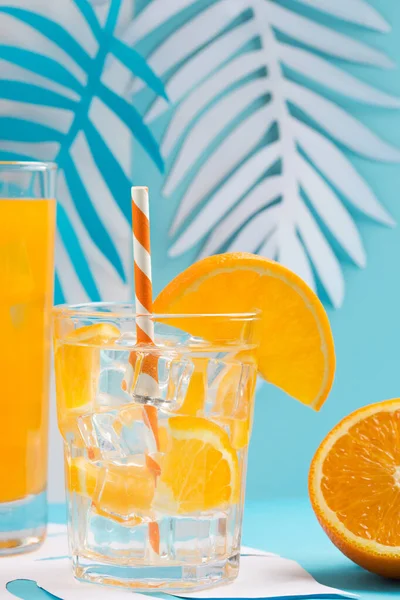 Cold Orange Juice Drink Glass Fresh Citrus Palm Leaves Blue — Stock Photo, Image