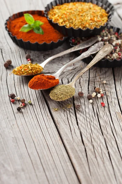 Aromatic spices and herbs — Stock Photo, Image