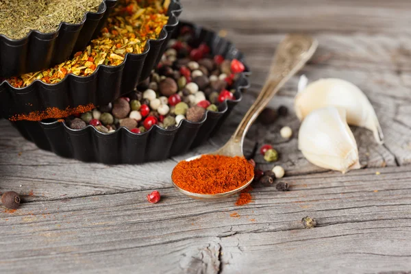 Aromatic spices and herbs — Stock Photo, Image