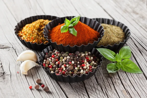 Aromatic spices and herbs — Stock Photo, Image