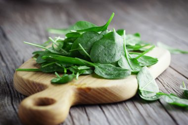 taze ıspanak yaprakları