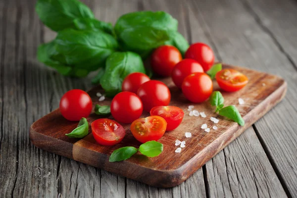 Tomates cereja frescos — Fotografia de Stock