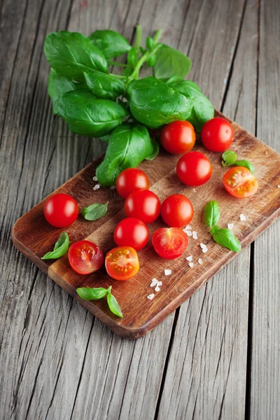 Tomates cereja frescos — Fotografia de Stock