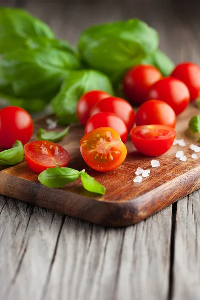 Tomates cereja frescos — Fotografia de Stock