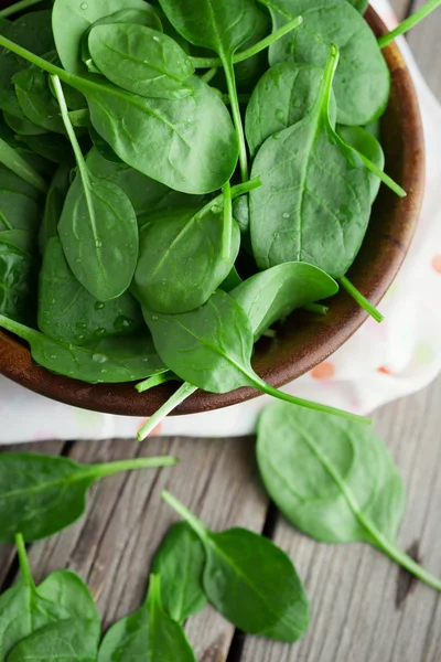 Frische Spinatblätter — Stockfoto