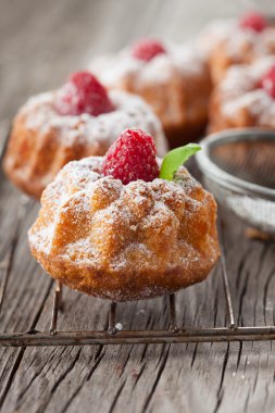 Ev yapımı ahududu kek