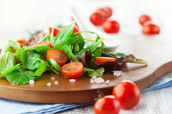 Frischer Salat — Stockfoto