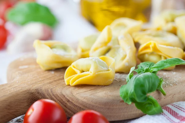 Homemade raw Italian tortellini — Stock Photo, Image