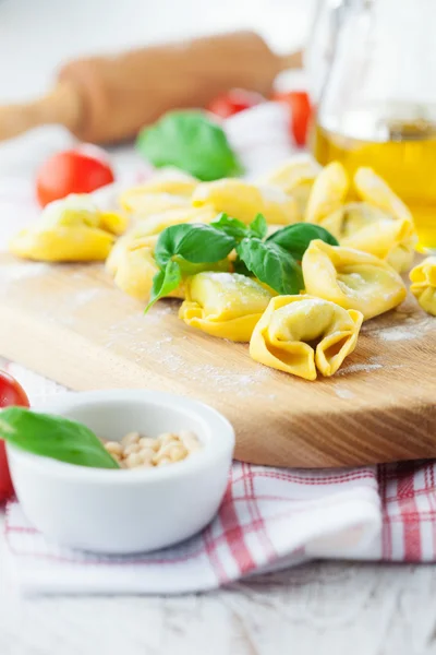 Homemade raw Italian tortellini — Stock Photo, Image