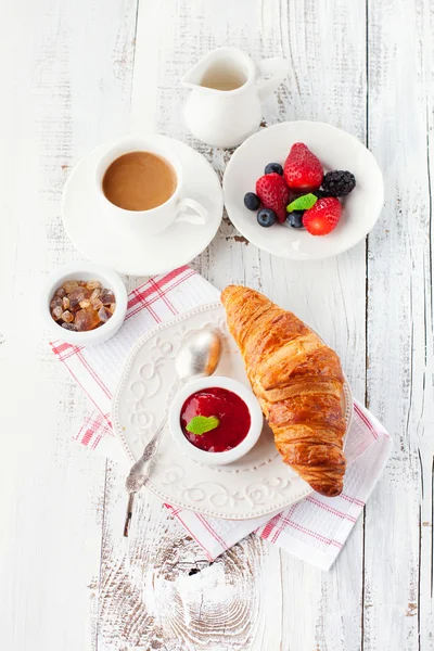 Fresh croissant with jam — Stock Photo, Image