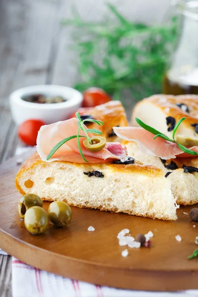 Italienisches Focaccia-Brot — Stockfoto