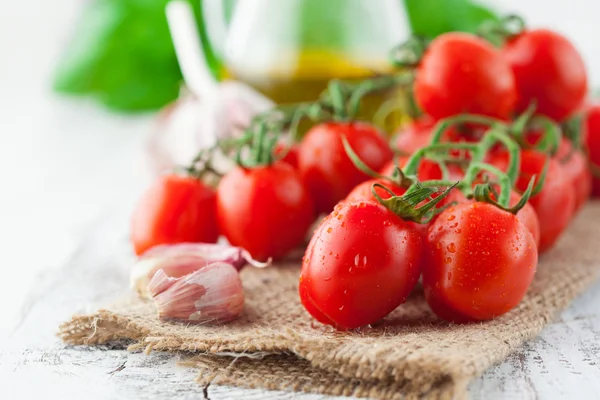 Tomates cereja frescos — Fotografia de Stock