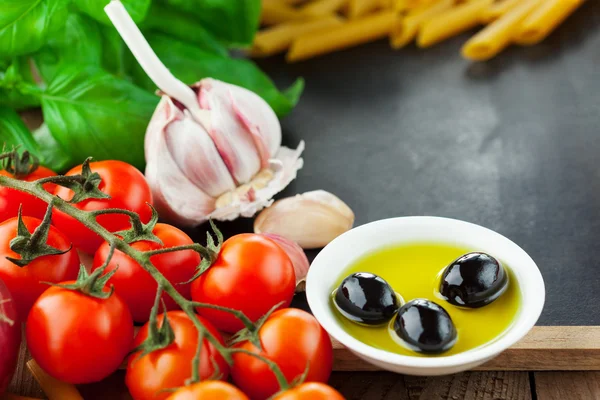 Ingredientes alimentares italianos — Fotografia de Stock