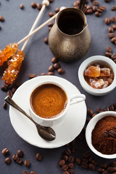 Taza de café y frijoles — Foto de Stock