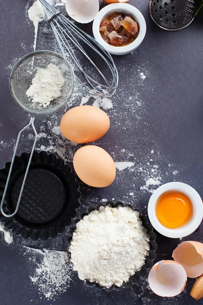 Ingredienser och verktyg för bakning — Stockfoto