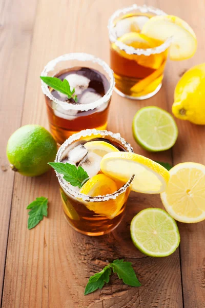 Sweet ice tea with lemon — 스톡 사진