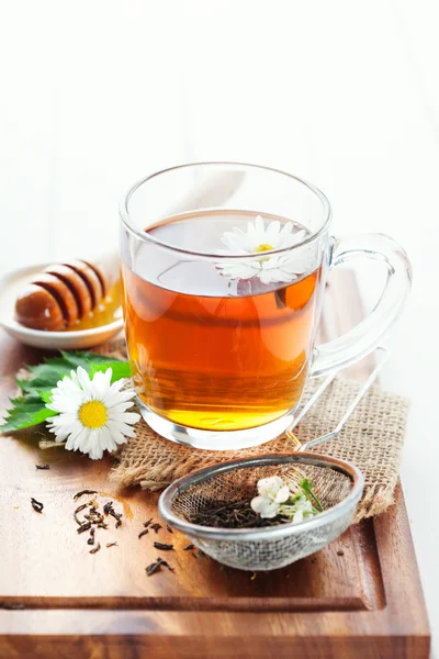 Bitki çayı ve bal — Stok fotoğraf