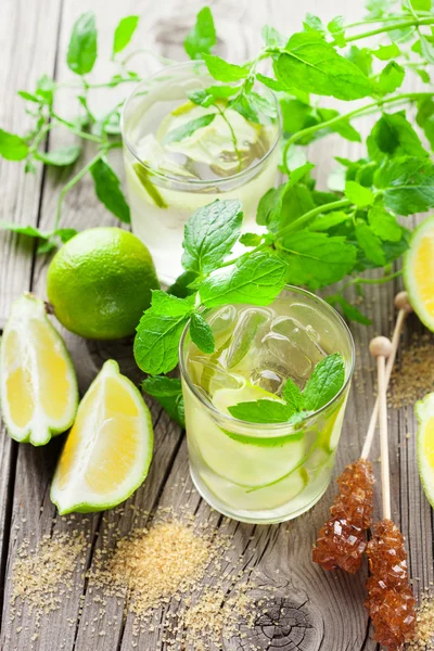 Lemonade with fresh lemon and lime — 스톡 사진