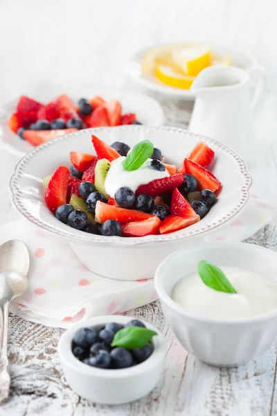 Färsk fruktsallad — Stockfoto