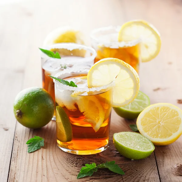 Sweet ice tea with lemon — 스톡 사진