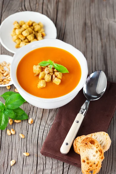 Pumpkin soup with pumpkin seeds — Stock Photo, Image